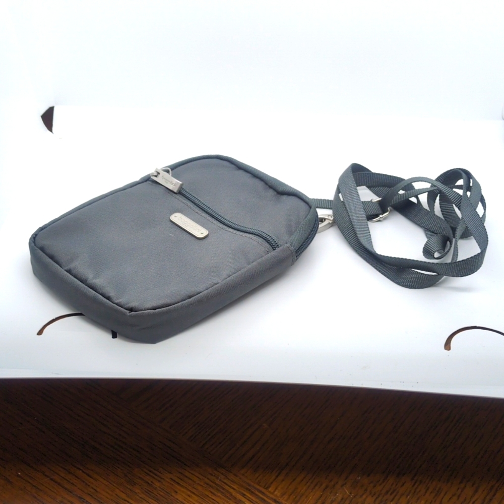Baggallini small crossbody grey